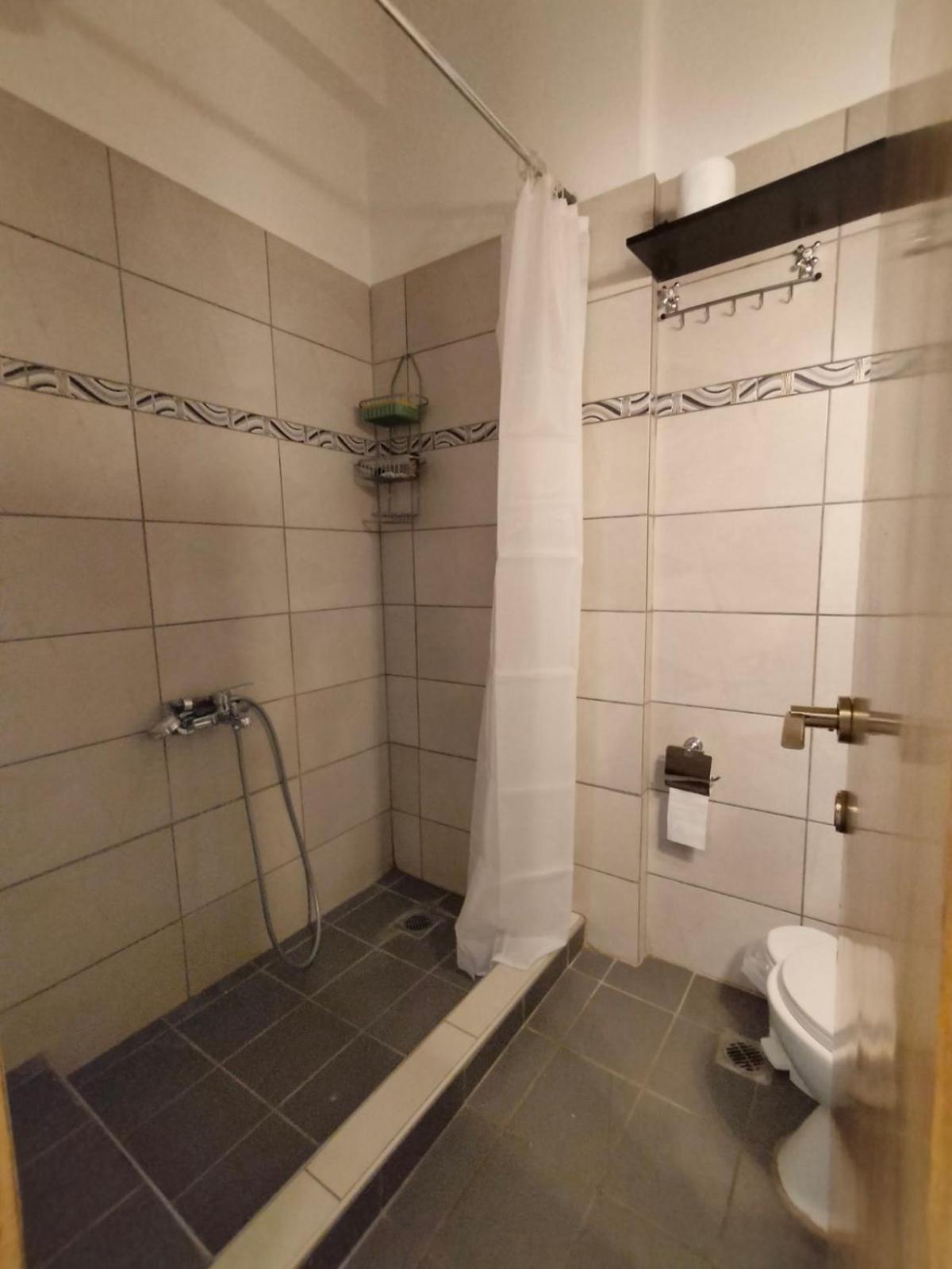 Elegant Central Apartment In Volos Ngoại thất bức ảnh